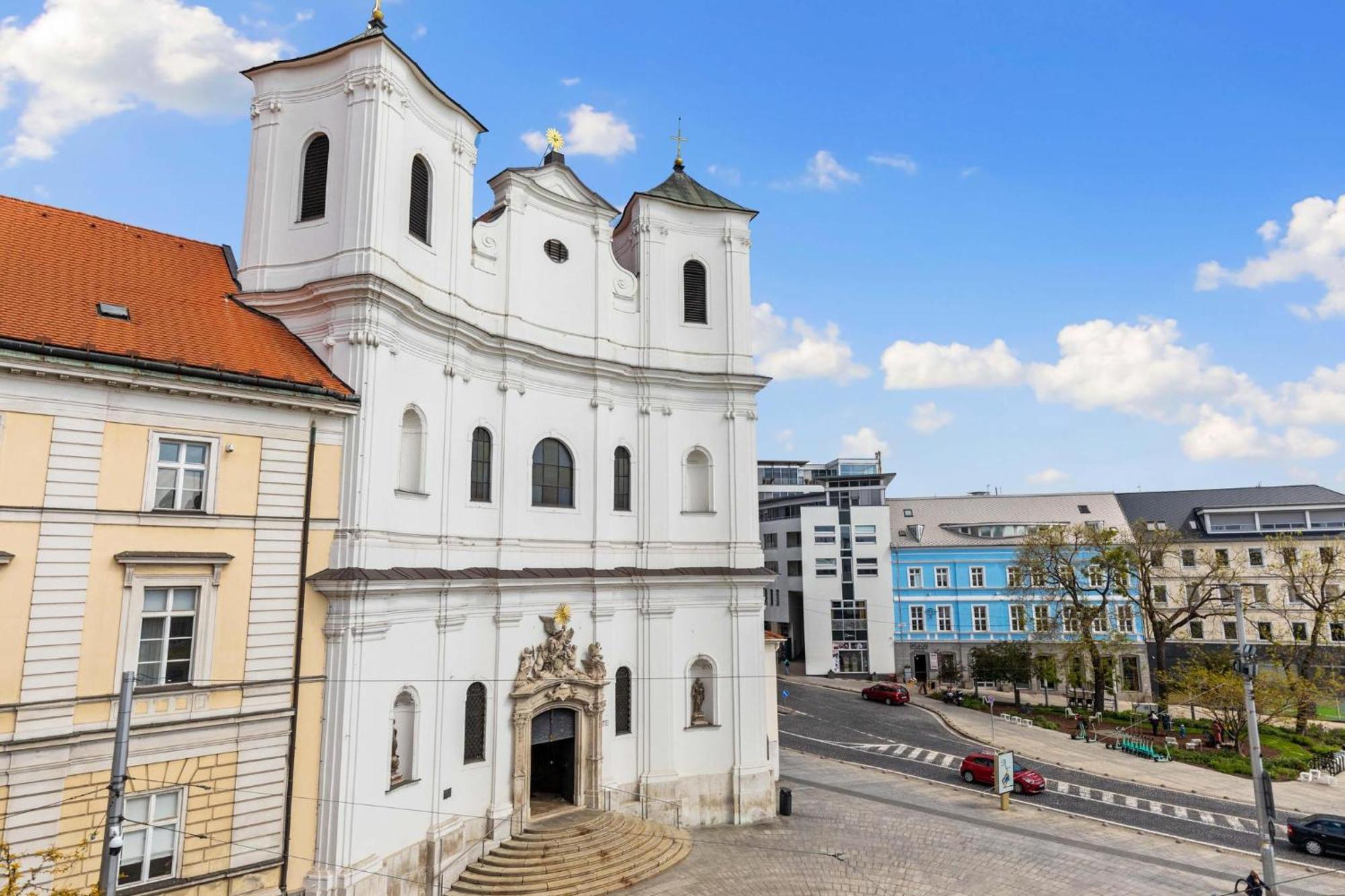Apple Apartment Bratislava Luaran gambar